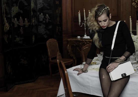 Karl Lagerfeld était aussi un « Kaiser » de la photo de mode Karl Lagerfeld - Alice Dellal - Boy Chanel