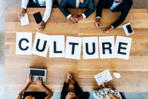 Comment la culture d’entreprise peut vous aider à attirer les talents ?