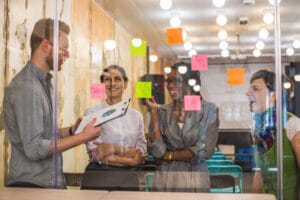 Comment dynamiser votre atelier d’intelligence collective avec des outils de travail comme Miro ?